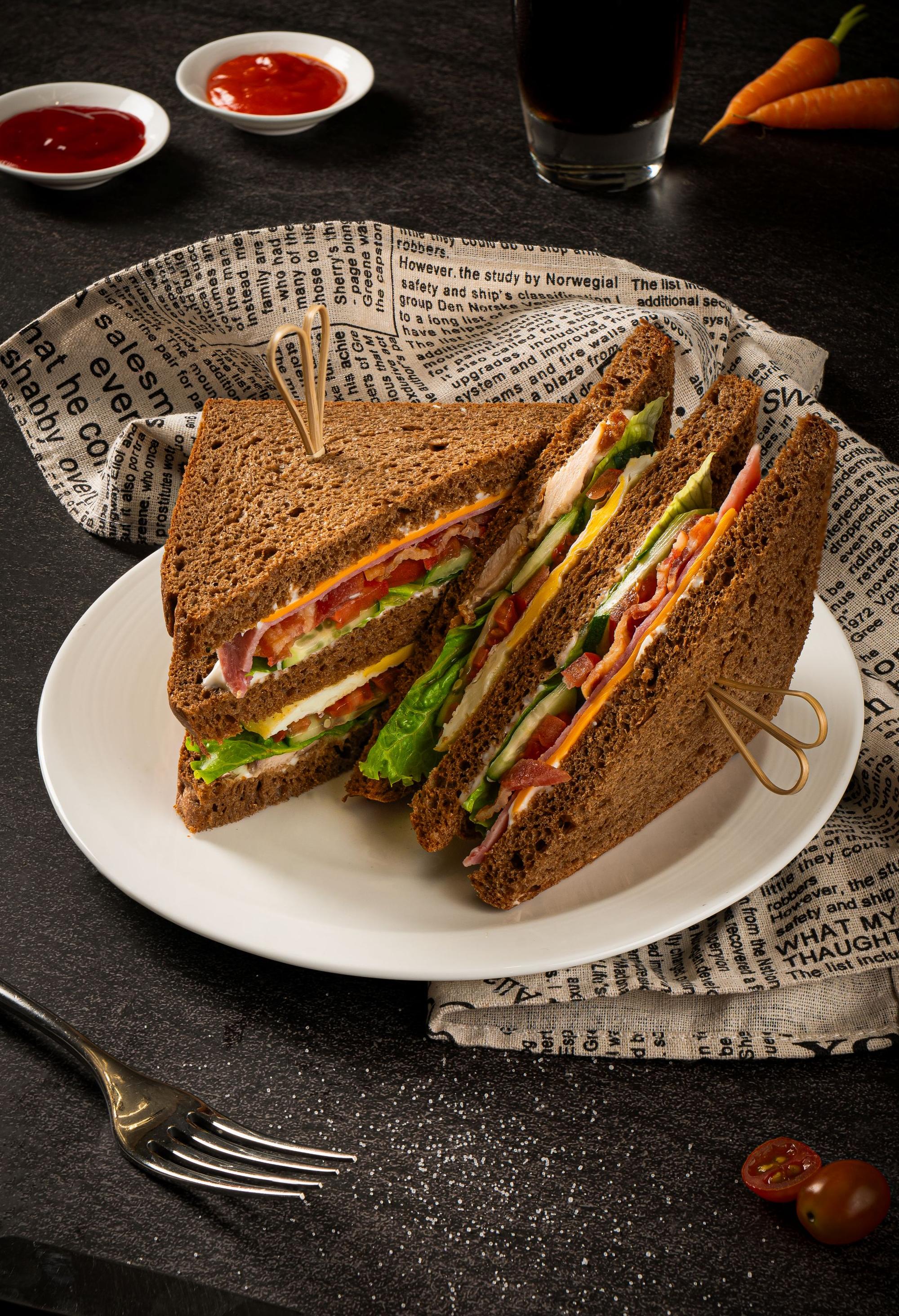 BÁNH CLUB SANDWICH ĐẶC TRƯNG HANSEN